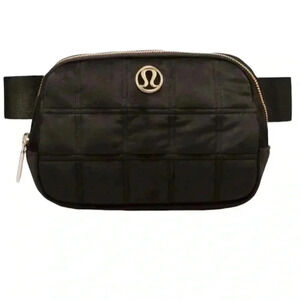 Lululemon Everywhere Belt Bag Quilted Velour Black & Gold Velvet Crossbody